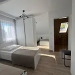Dom Na Borowkowym Wzgorzu Διαμέρισμα Palesnica