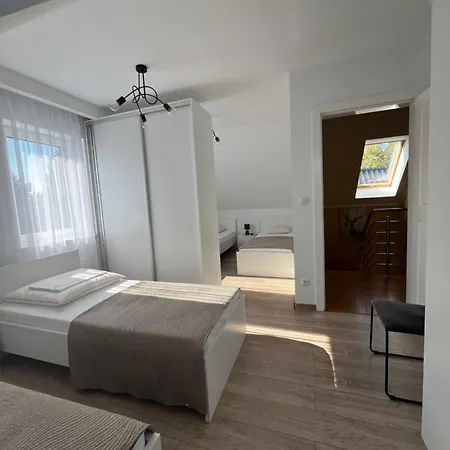 Dom Na Borowkowym Wzgorzu Lägenhet Palesnica